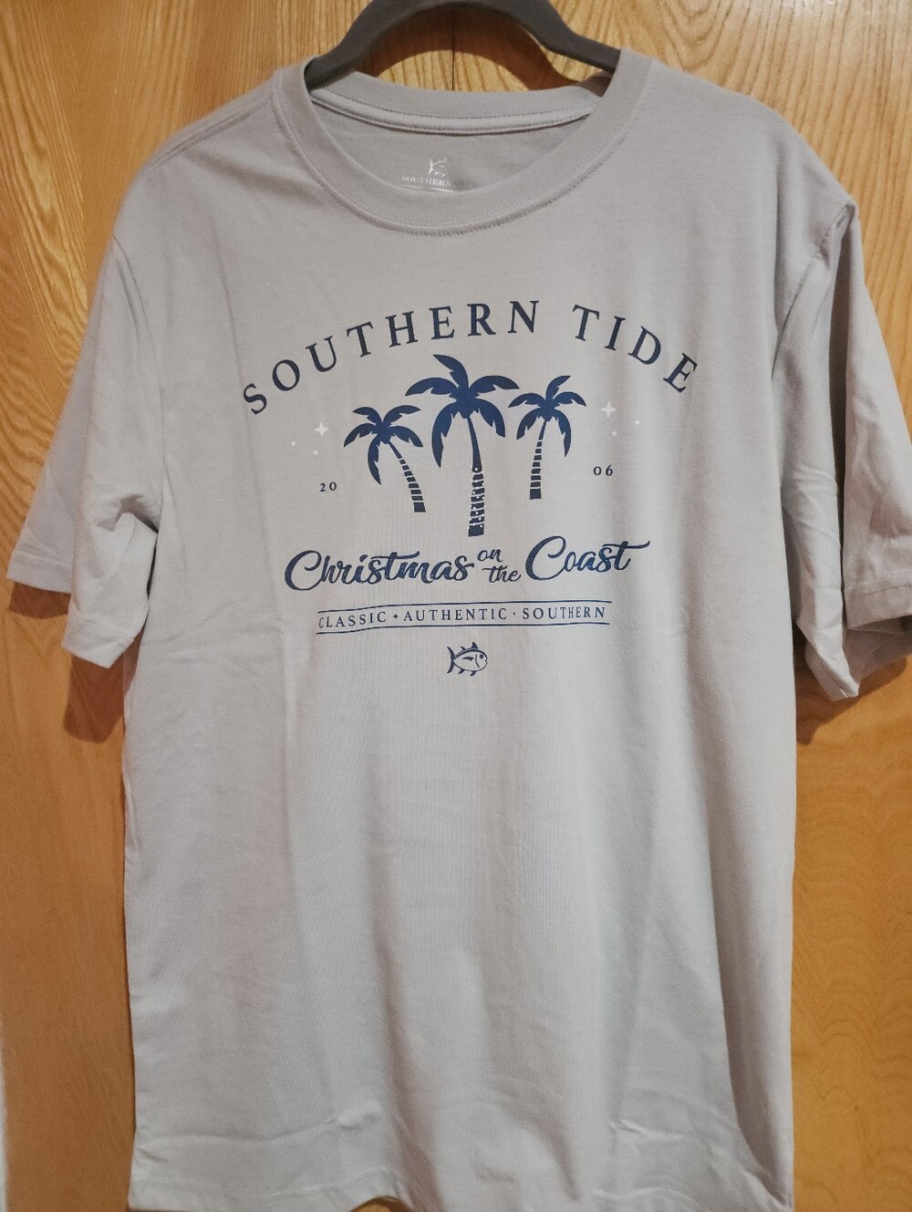 Southern Tide Gray Tee with Navy Palm Graphic